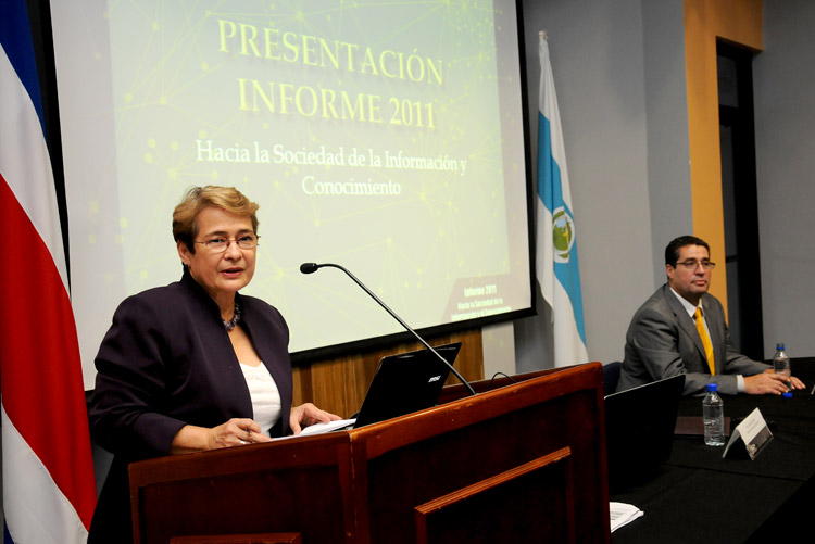 Yamileth González en Presentación informe Prosic