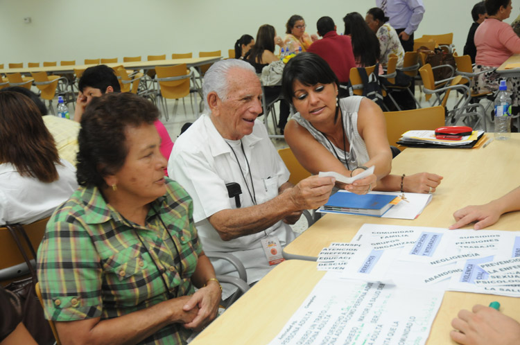 Redes de cuido de adultos mayores