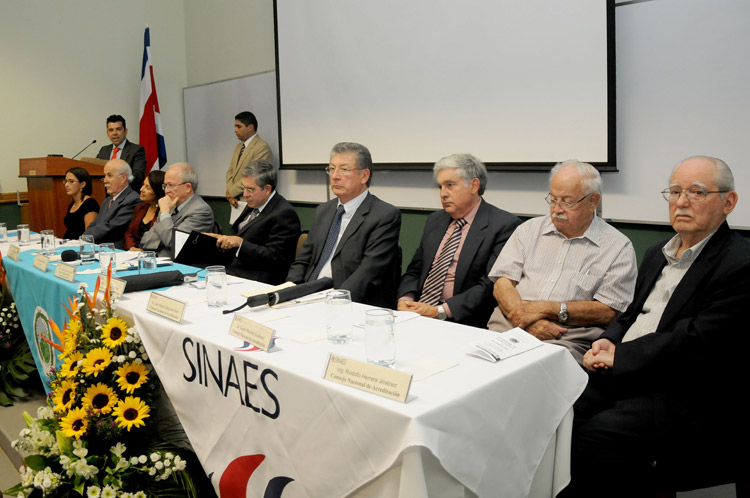 Acto oficial de acreditación en Química