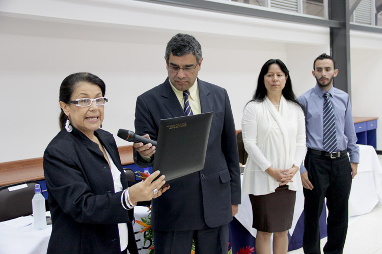 Entrega acreditación Educación Física