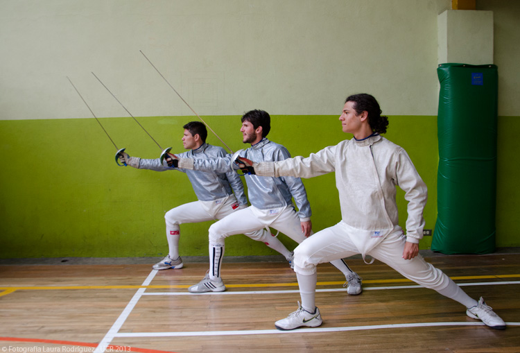 Esgrimistas de la UCR obtienen medalla de bronce