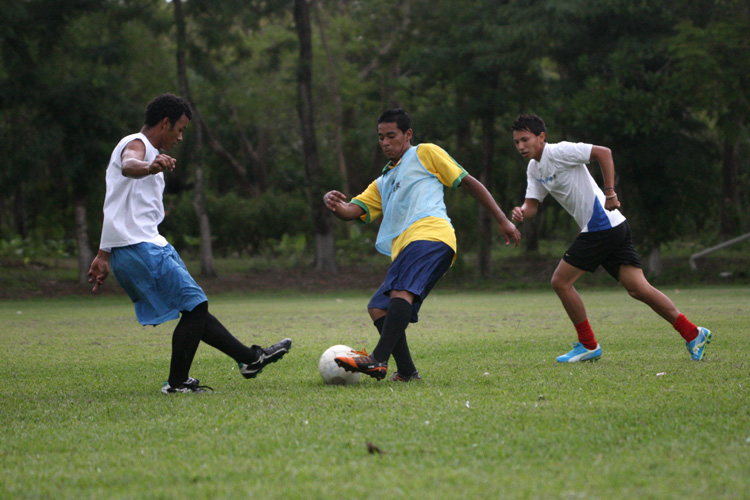 Jóvenes futbolistas