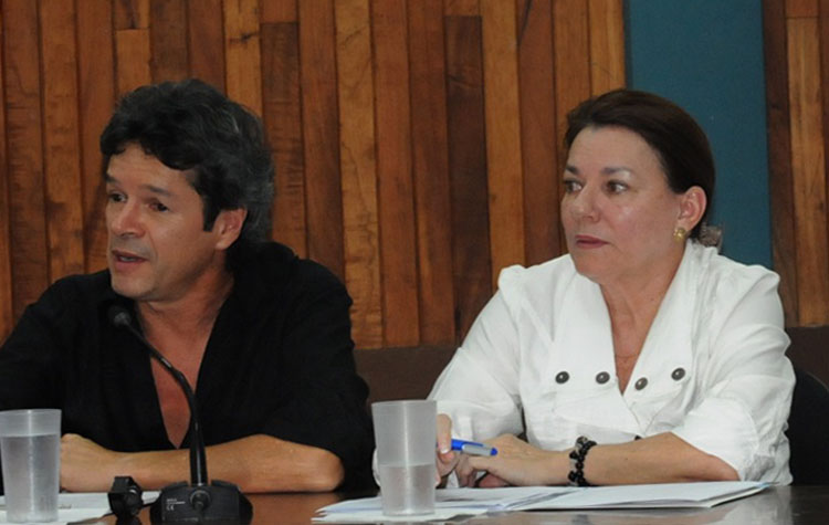 Bernal Herrera y Sonia Hernández