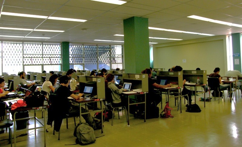 biblioteca 2
