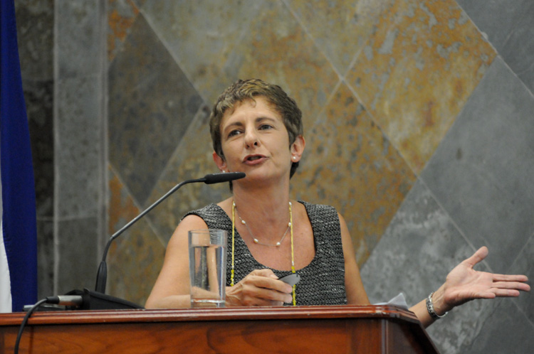 Dra, Henriette Raventós