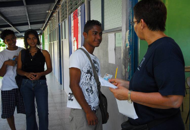 Examen de admisión en isla Chira