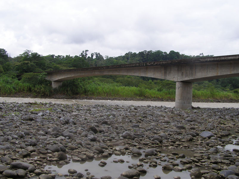 Puente sobre río Reventazón, ruta 32