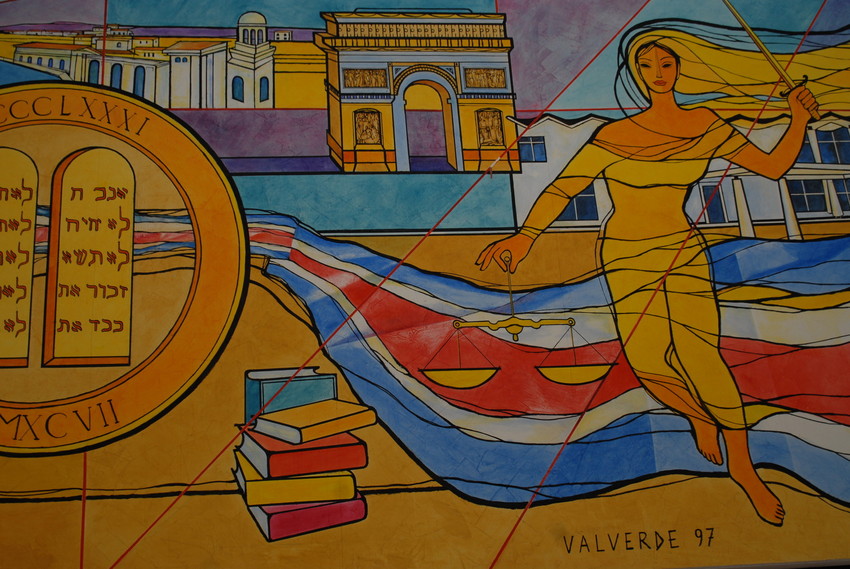 Mural de César Valverde en el Colegio de Abogados