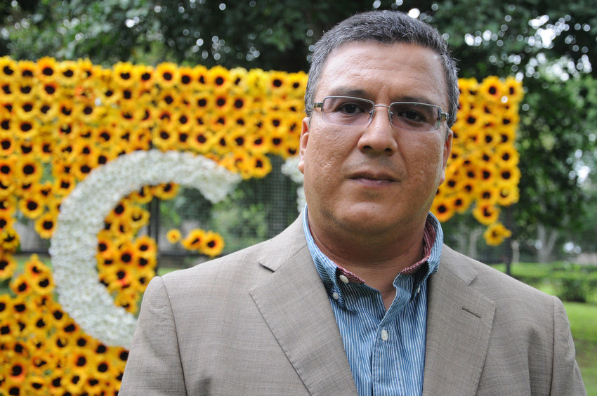 Dr. Carlos Araya Leandro