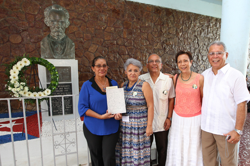 Obra floral en el Liceo José Martí