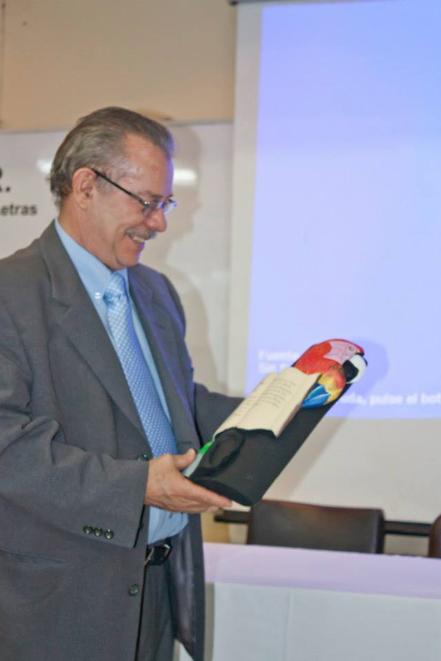 Dr. Víctor Sánchez Corrales-homenaje