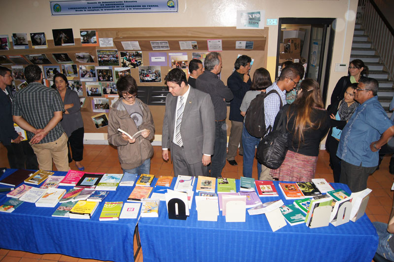 Exposiciones libros y fotos