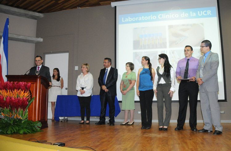 Laboratorio Clínico recibe mención de honor