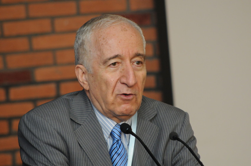 Doctorado Honoris Causa a Kliksberg