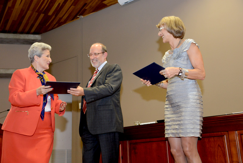 Reconocimiento profesores retirados UCR