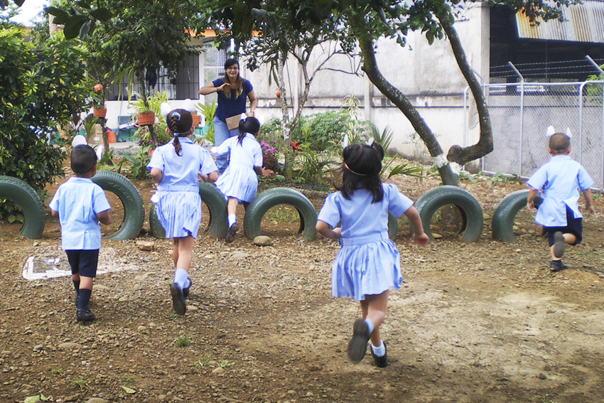 Preescolares jugando