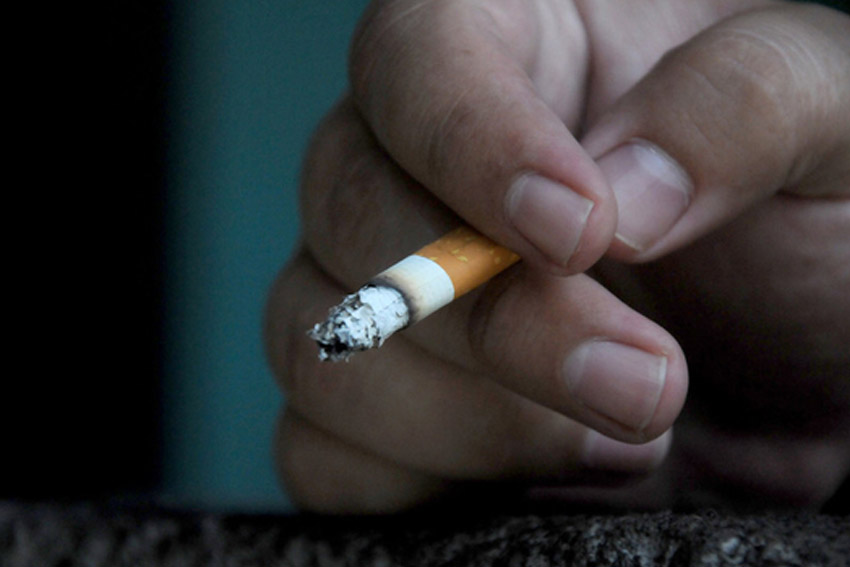 Colillas de cigarro generan daño ambiental que repercute en la salud