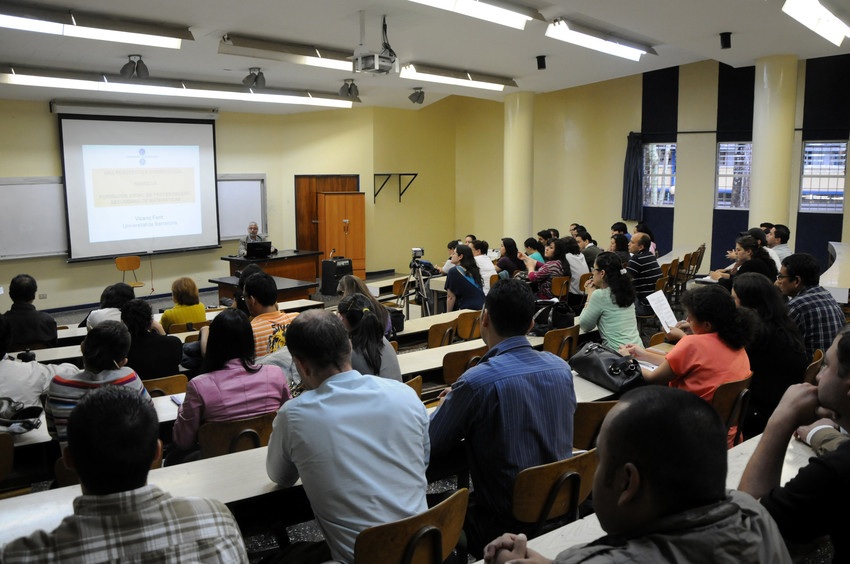 Auditorio de la Escuela de Física