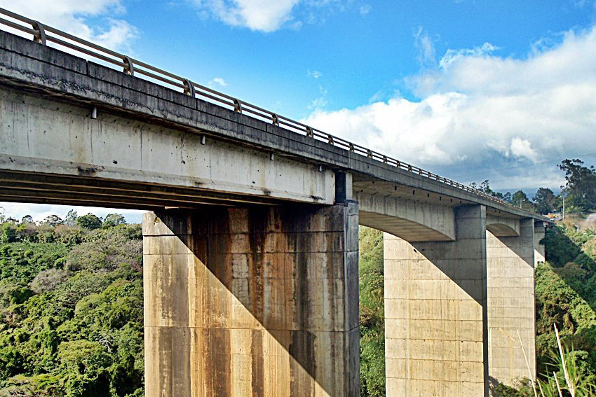 Puente río Virilla