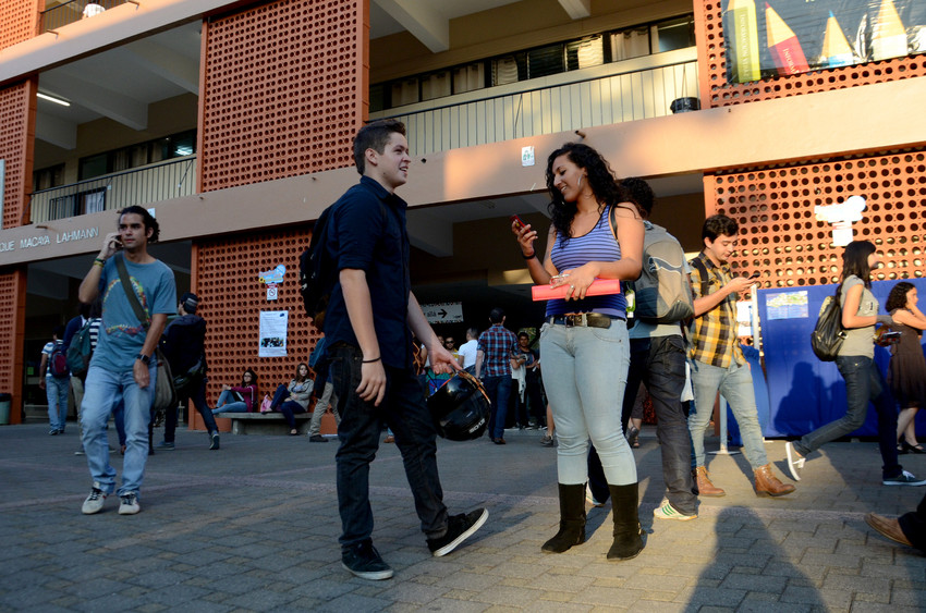 Reglamento de Becas a la PoblaciÃ³n Estudiantil