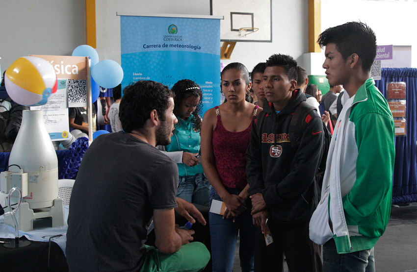 Sondeo: estudiantes y profesor opinaron sobre la Feria Vocacional