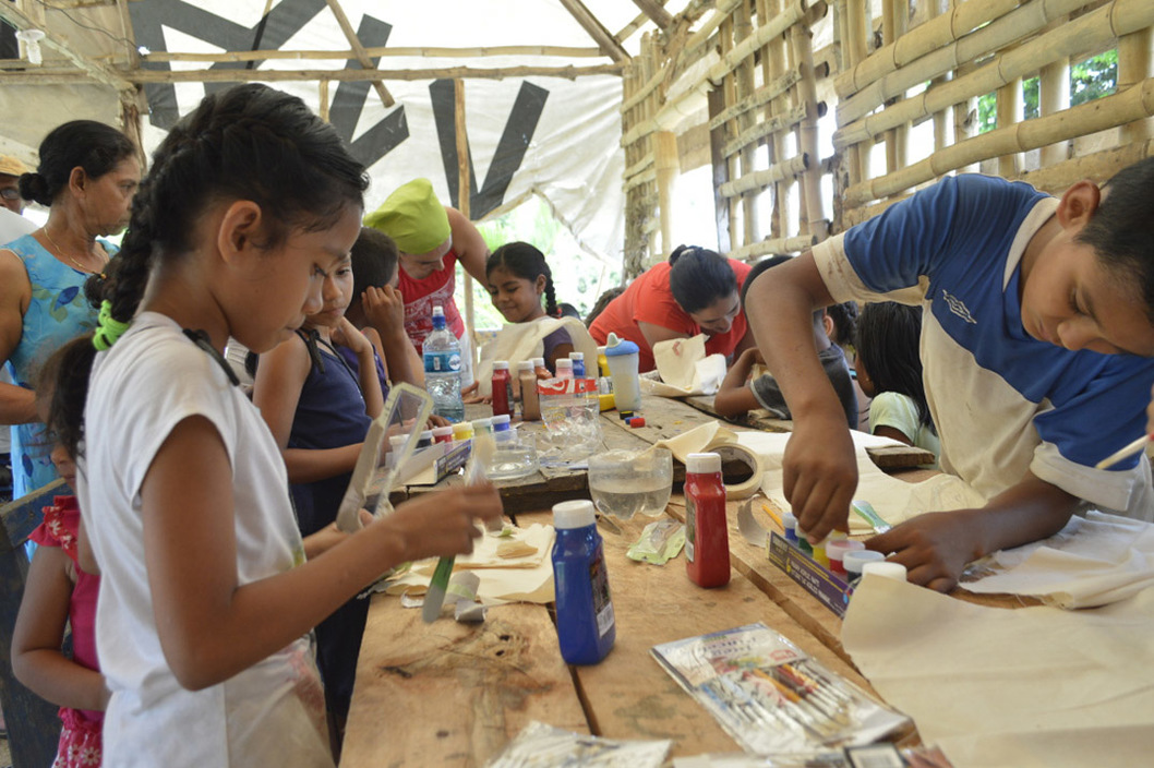 Niños y niñas de Caño Negro