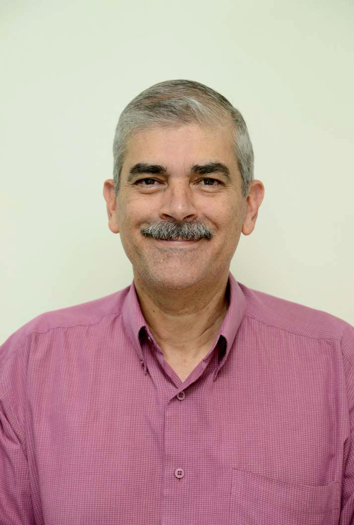      Mariano Sáenz, Licenciado en Sociología y Magister en Administración Pública de la UCR, …
