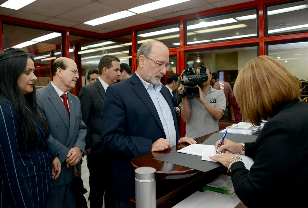 Henning Jensen-Denuncia de Convención Colectiva UCR