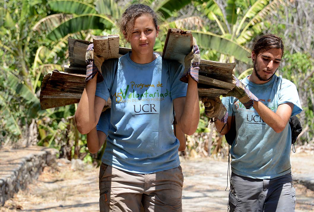 Voluntarios en la Isla San Lucas