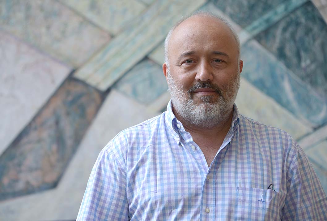 Dr. Daniel Casanny