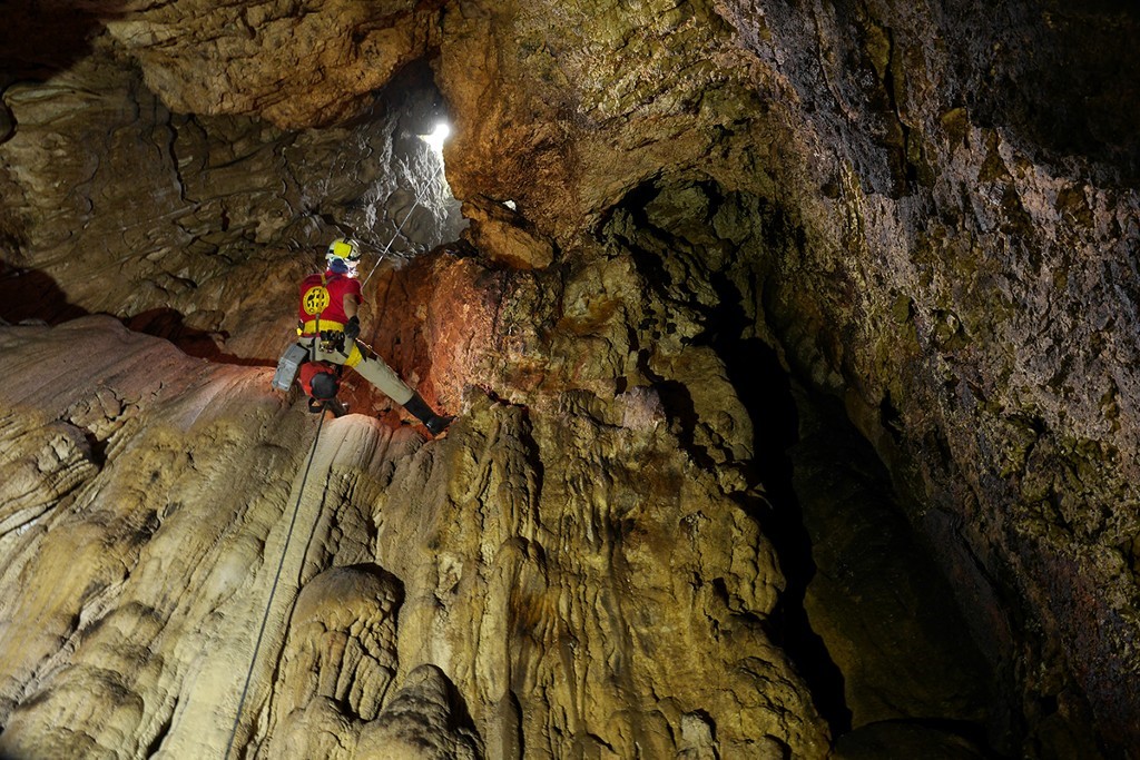 Exploración de caverna