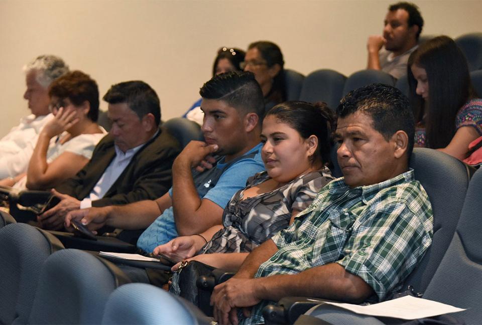 En la foto aparece parte del público al Foro sobre el Bicentenario de la República que se realizó …