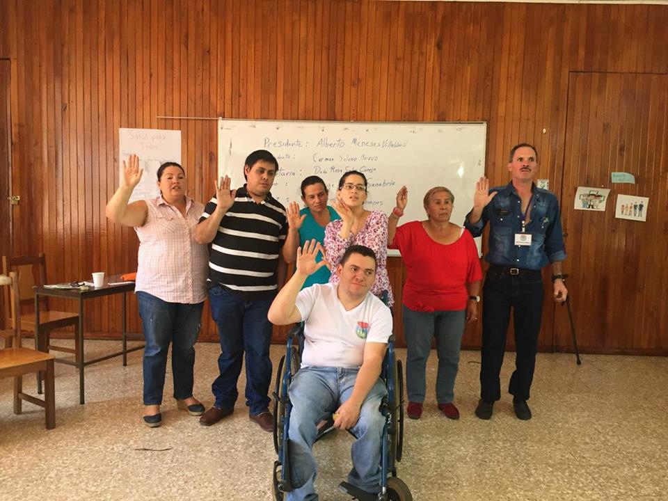 Personas integrantes de la junta directiva de la Red Inclusiva de personas con discapacidad de la …