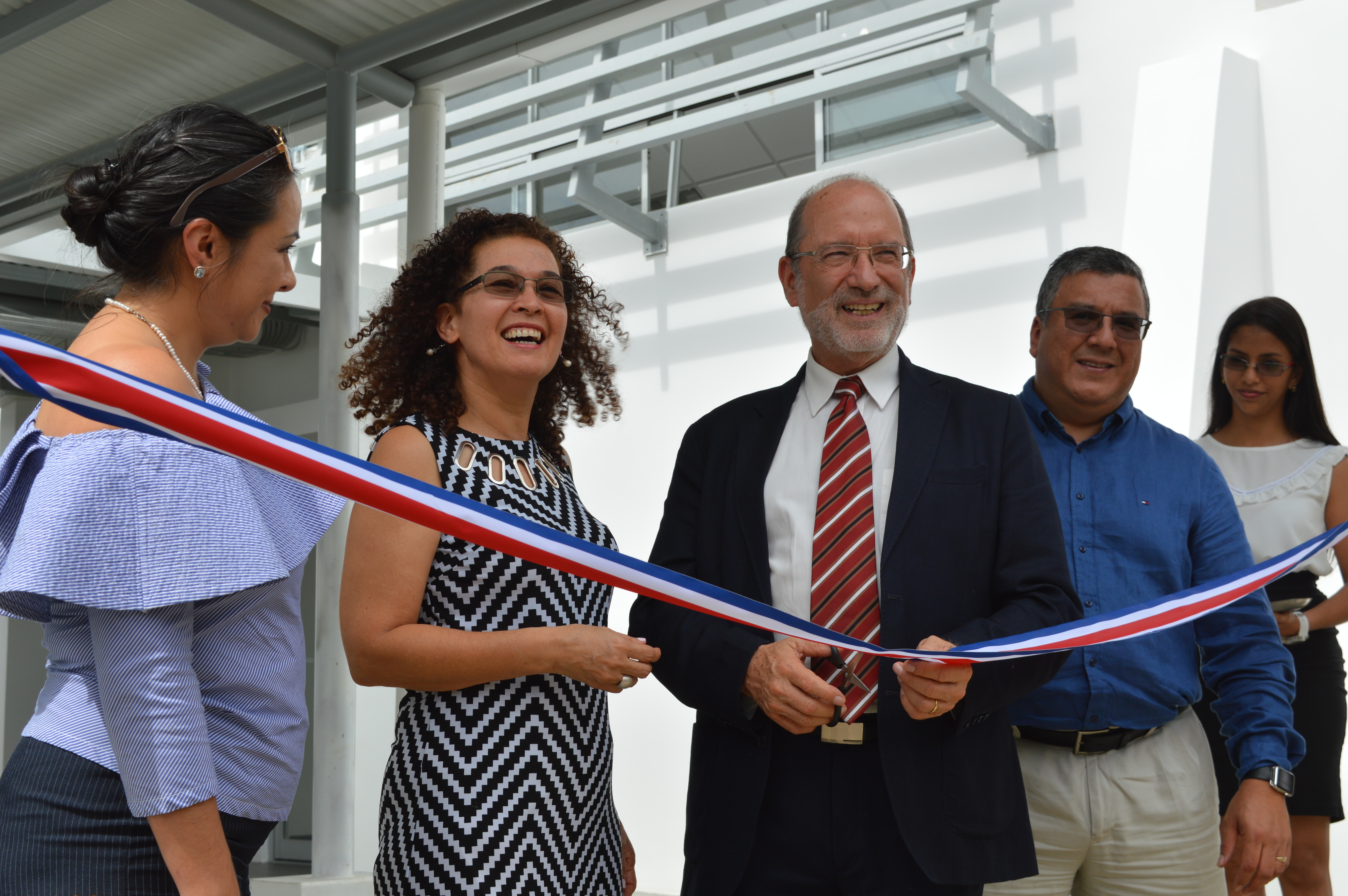 salon de aulas guapiles