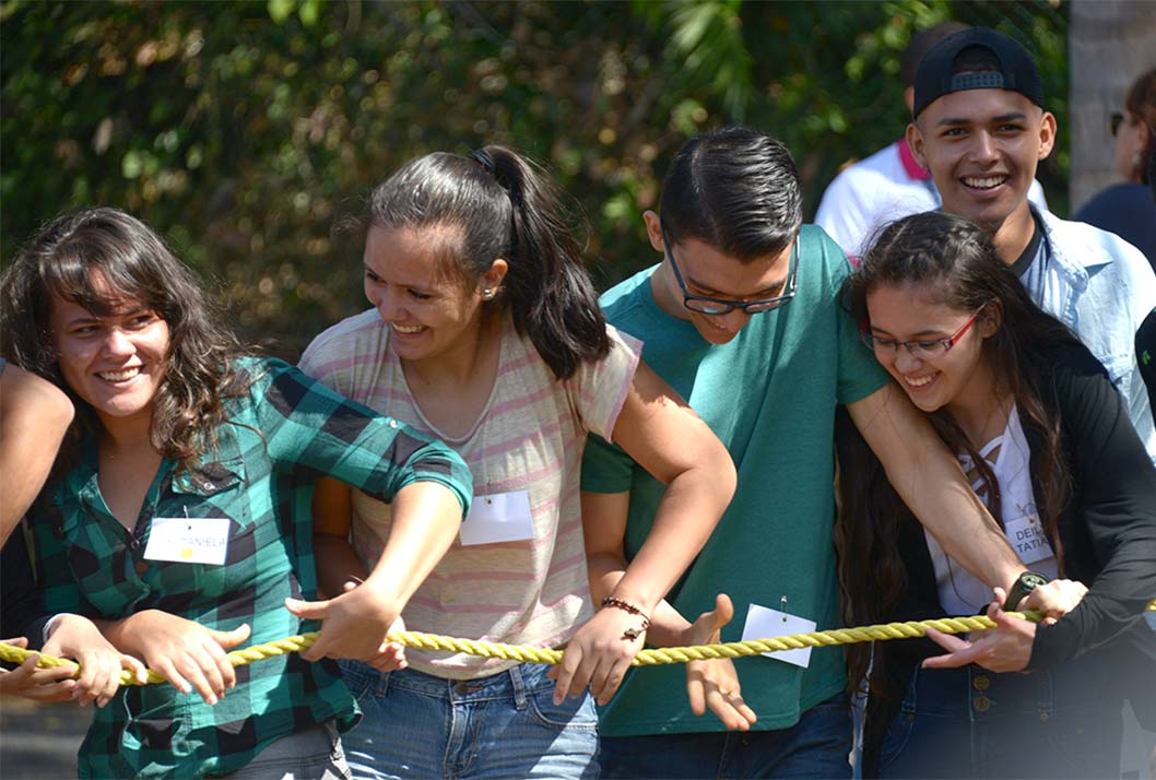 Estudiantes jugando