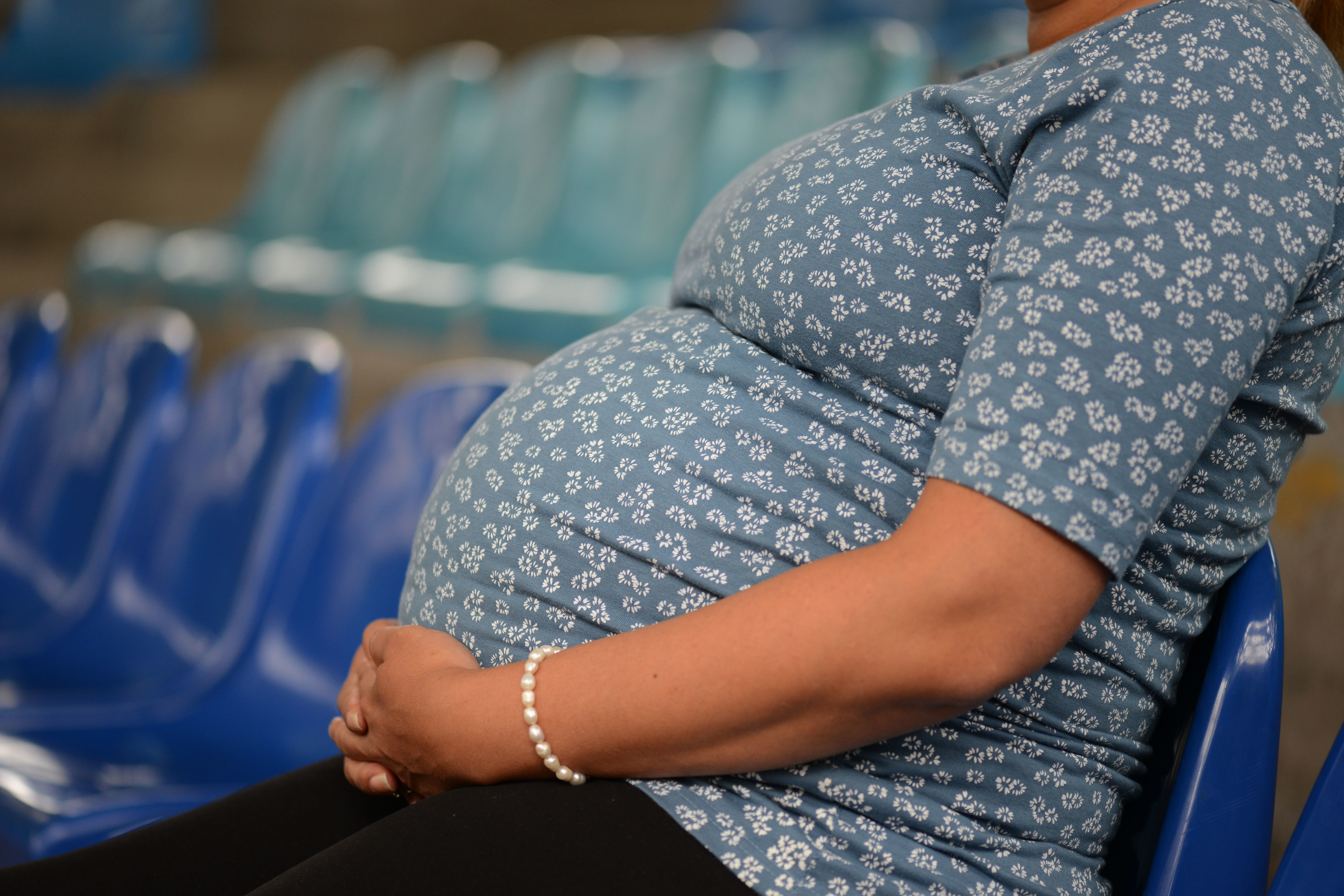 La Academia demanda una adecuada atención para las mujeres embarazadas  durante la pandemia
