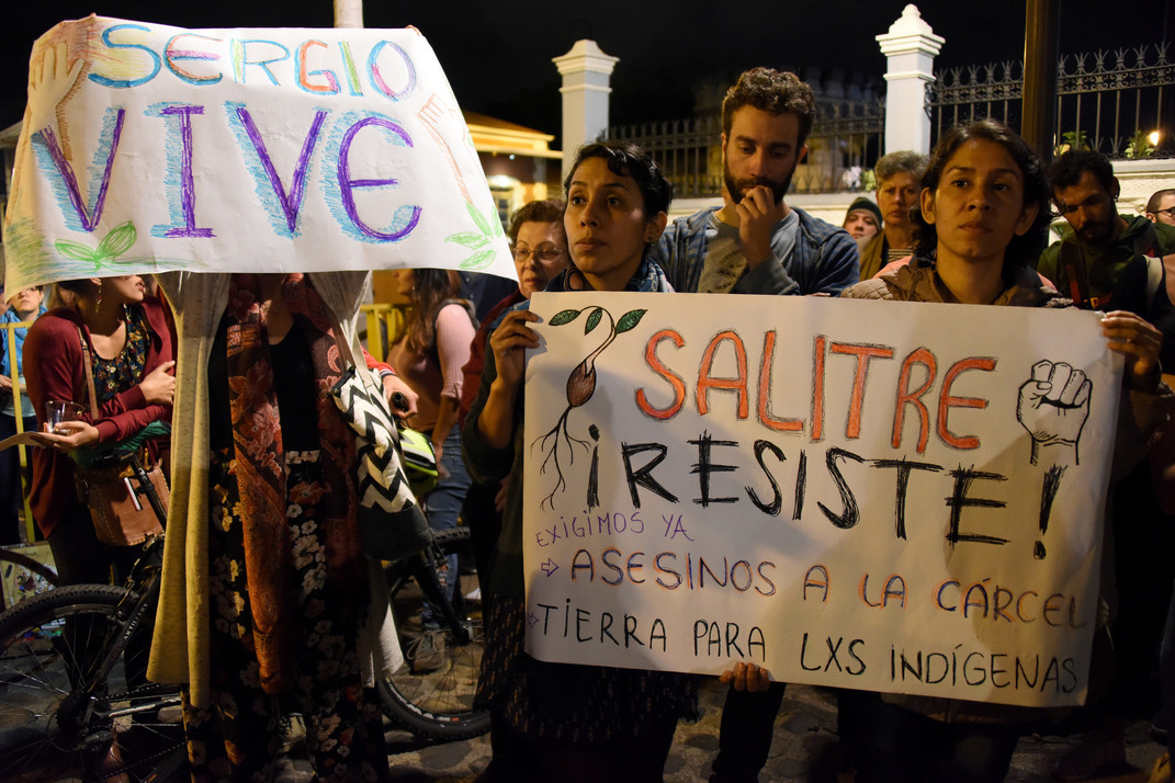 Vigilia por el asesinato de líder indígena