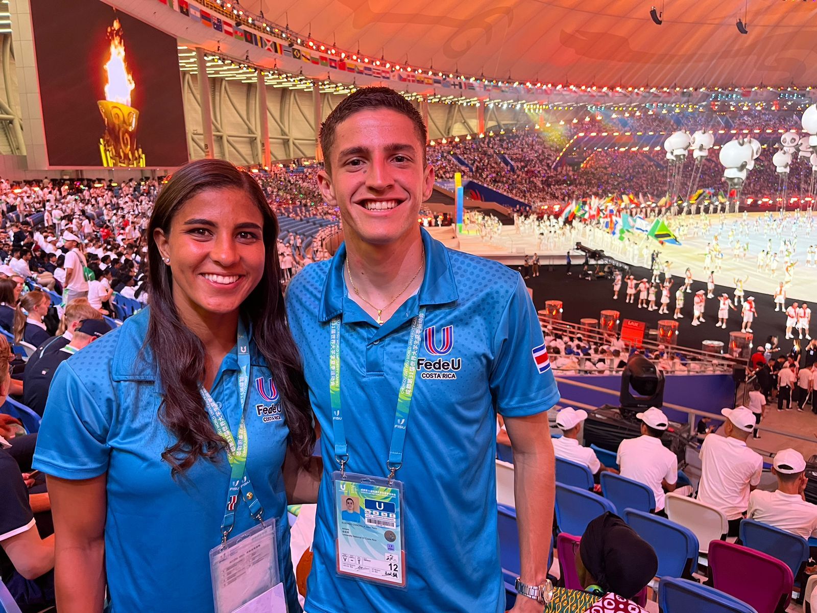 En la imagen las dos personas estudiantes que representaron a Costa Rica en Juegos Universitarios …