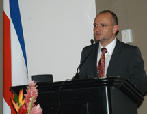 Dr. Renato Murillo