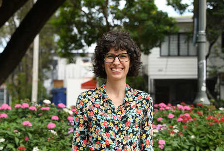 Gabriela Cruz Volio, docente de la Escuela de Filología, Lingüística y Literatura e investigadora …