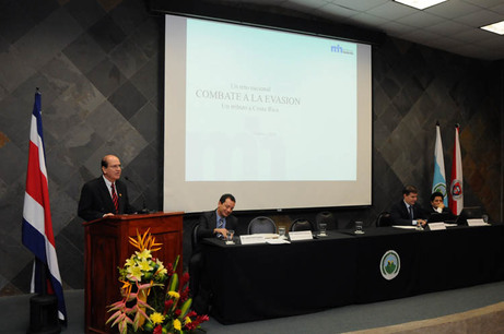 El foro Recaudación y evasión fiscal en Costa Rica fue moderado por el M.Sc. Carlos Palma, …