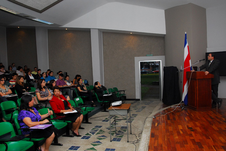 La conferencia del Dr. Chirino se realizó como parte del curso “Temas actuales en …