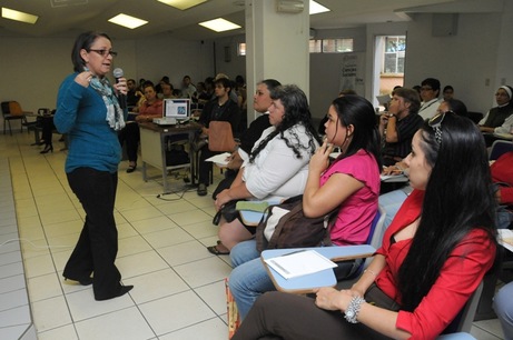 La M.Sc. Flor Gamboa explicó que las necesidades de las personas con discapacidad no se deben ver …