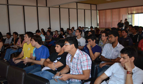 Estudiantes de los recintos de San Ramón y Grecia participaron en el Microsoft Expert Day.