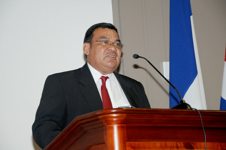 El viceministro de Aguas y Mares, M.Sc. José Lino Chávez, insistió en que el país necesita volver …