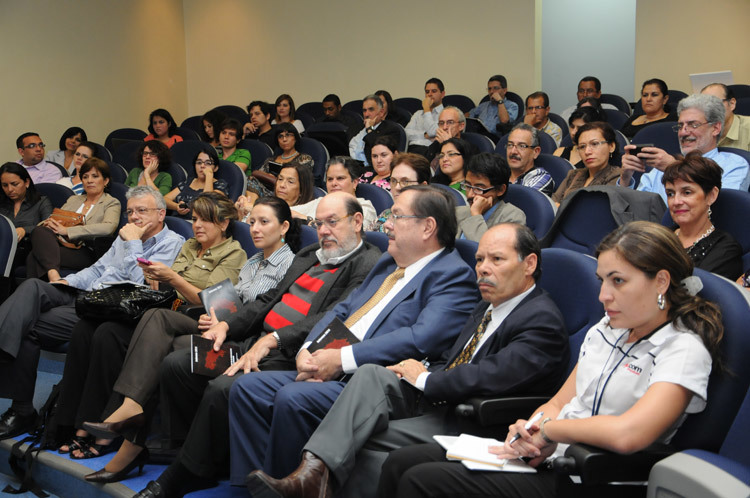 Representantes de la UCR, del Ministerio de Ciencia y Tecnología, del Instituto Costarricense de …