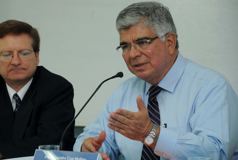 El Ing. Alejandro Cruz Molina, ministro de Ciencia, Tecnología y Telecomunicaciones (MICITT) hizo …