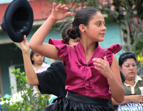 Niña bailando