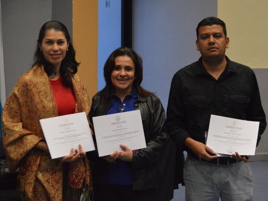 Los profesores Karina Ugalde, Xinia Fernández y Jonnathan Reyes fueron acreedores de fondos …