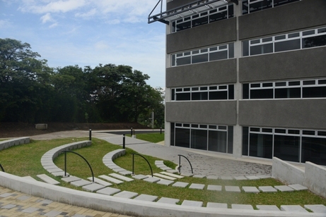 plaza Edificio de Ciencias Sociales